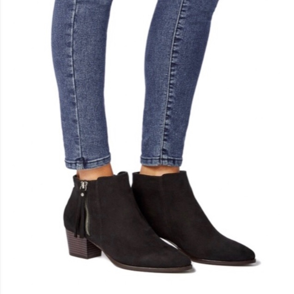 NWOT - JustFab fall booties